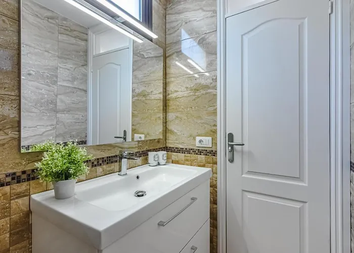 America - 150 Meters From The Beach, Free Wi-fi Arona (Tenerife)