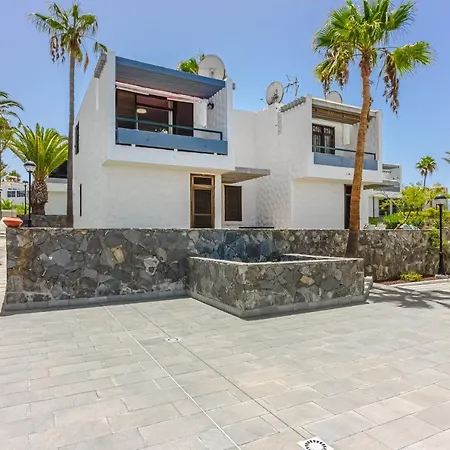 Appartement America - 150 Meters From The Beach, Free Wi-fi Arona (Tenerife)